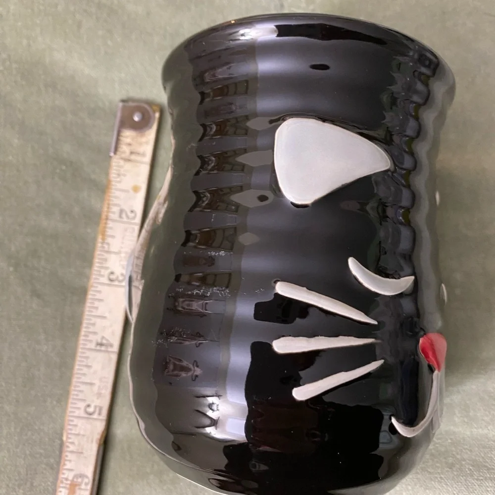 Pottery hand warmer mug black kitty cat face ribbed UBM
